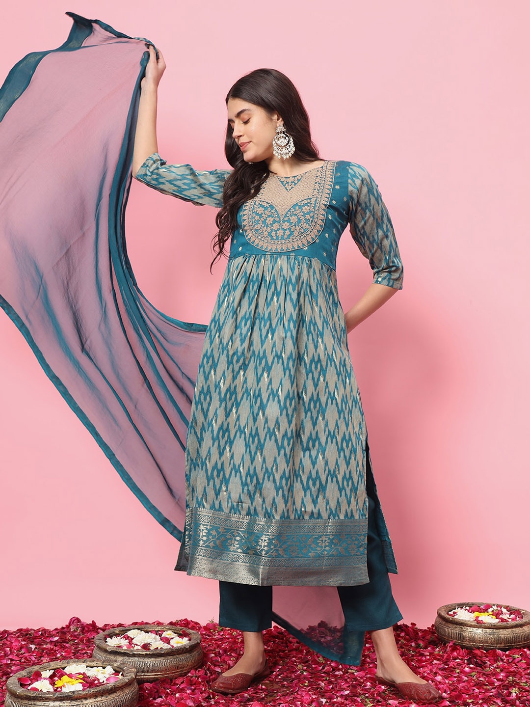 VredeVogel Abstract Printed Thread Work Empire A-Line Kurta With Trousers & Dupatta, Teal
VredeVogel Abstract Printed Thread Work Empire A-Line Kurta With Trousers & Dupatta, Teal