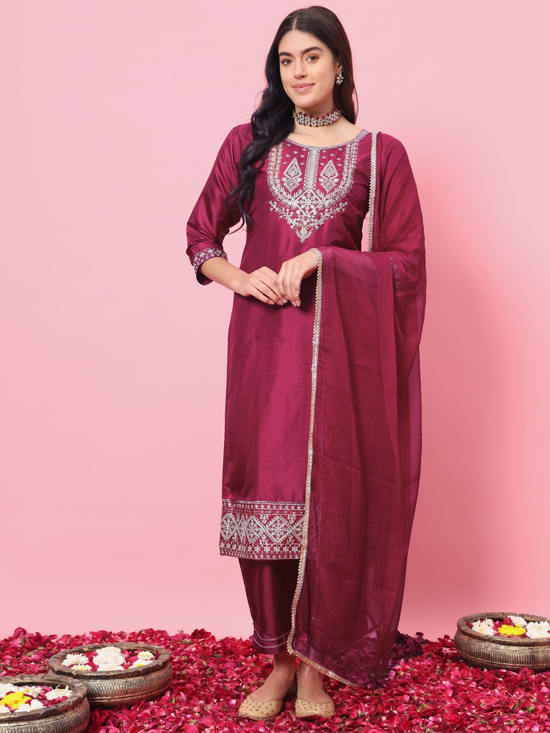 VredeVogel Floral Yoke Design Thread Work Straight Kurta with Trousers & With Dupatta, Red
VredeVogel Floral Yoke Design Thread Work Straight Kurta with Trousers & With Dupatta, Red