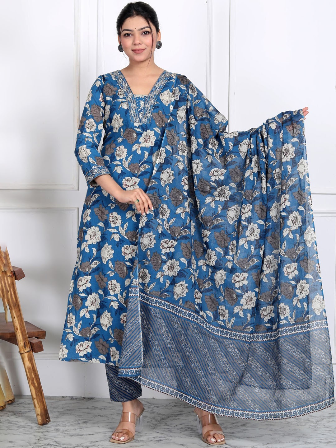 Swasti Floral Printed Sequinned Pure Cotton Straight Kurta With Trousers & Dupatta, Blue
Swasti Floral Printed Sequinned Pure Cotton Straight Kurta With Trousers & Dupatta, Blue