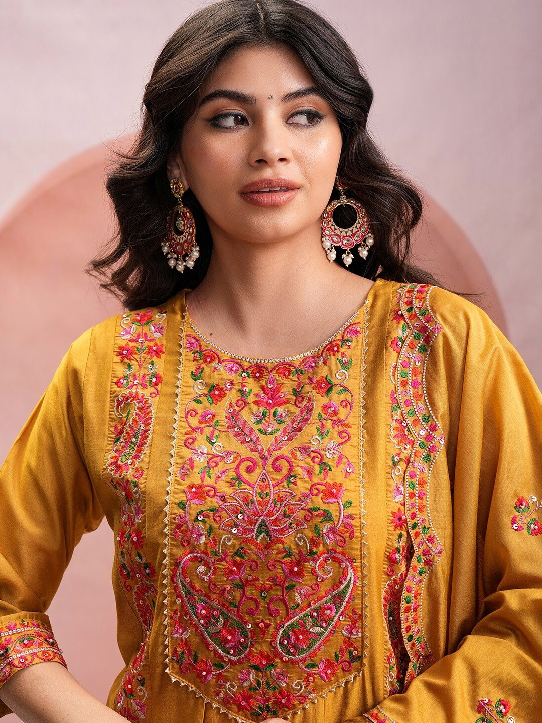 Vishudh Mustard Yellow Paisley Embroidered Thread Work Kurta With Trousers & Dupatta
Vishudh Mustard Yellow Paisley Embroidered Thread Work Kurta With Trousers & Dupatta