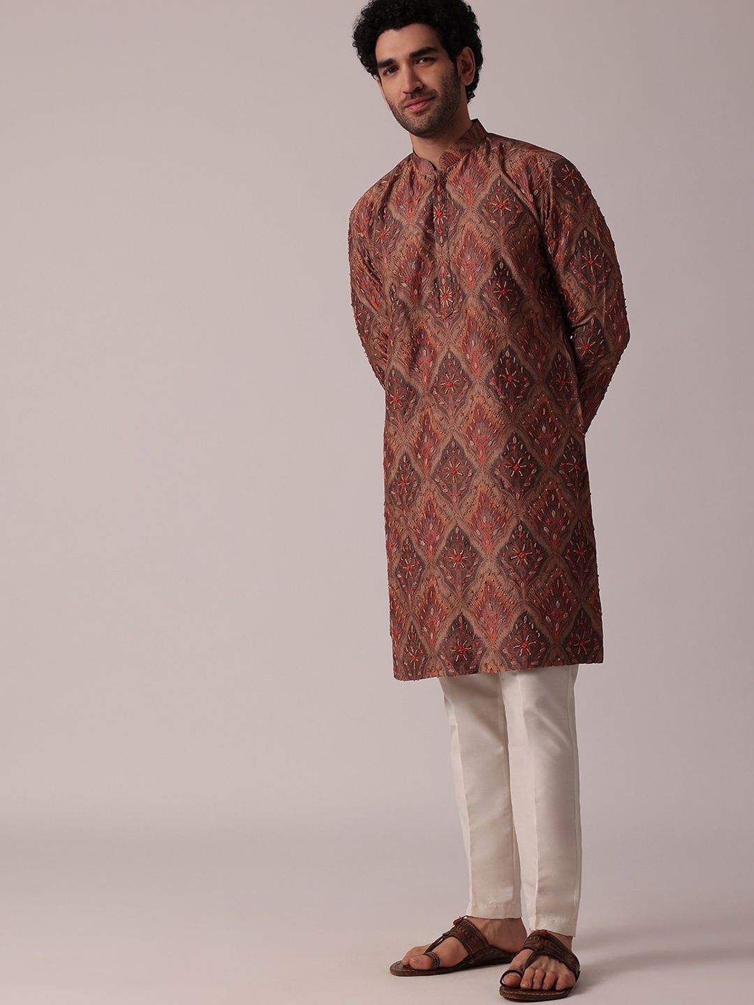 KALKI Fashion Ethnic Motifs Embroidered Regular Thread Work Pure Silk Kurta With Trousers, Brown
KALKI Fashion Ethnic Motifs Embroidered Regular Thread Work Pure Silk Kurta With Trousers, Brown