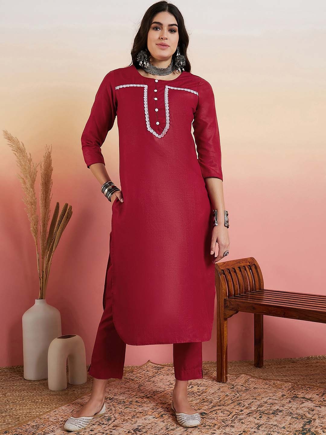 MASSTANI BY INDDUS Yoke Design Regular Thread Work Kurta With Trousers, Maroon
MASSTANI BY INDDUS Yoke Design Regular Thread Work Kurta With Trousers, Maroon