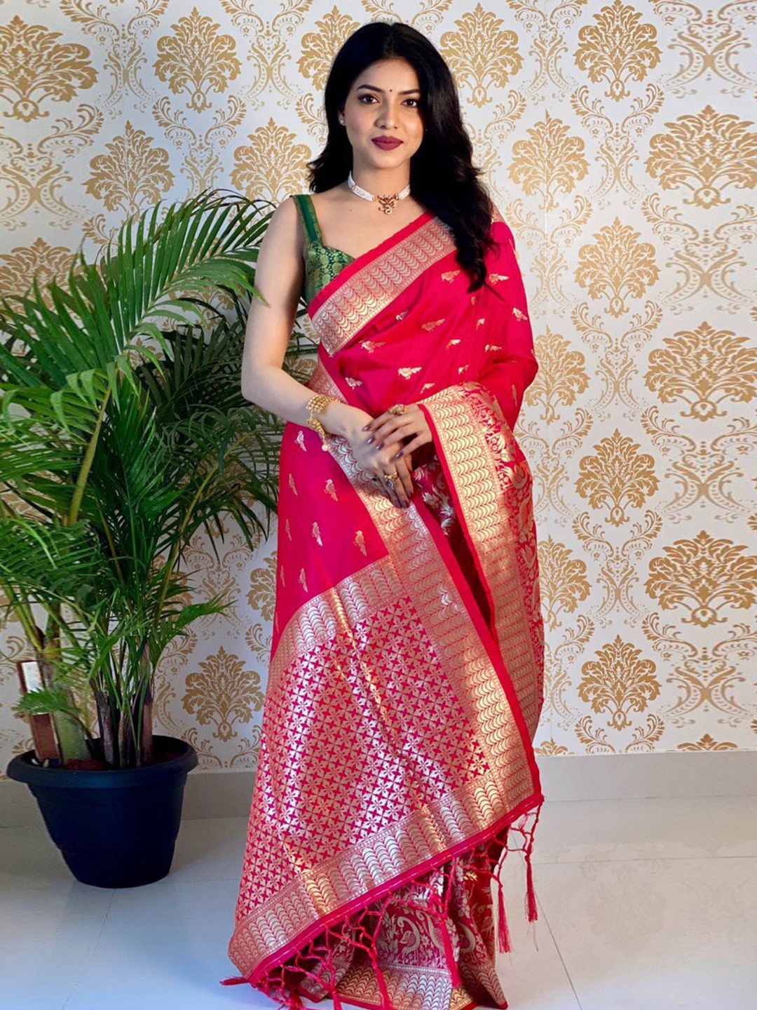 bansari textiles Ethnic Motifs Woven Design Zari Pure Silk Paithani Saree, Red
bansari textiles Ethnic Motifs Woven Design Zari Pure Silk Paithani Saree, Red