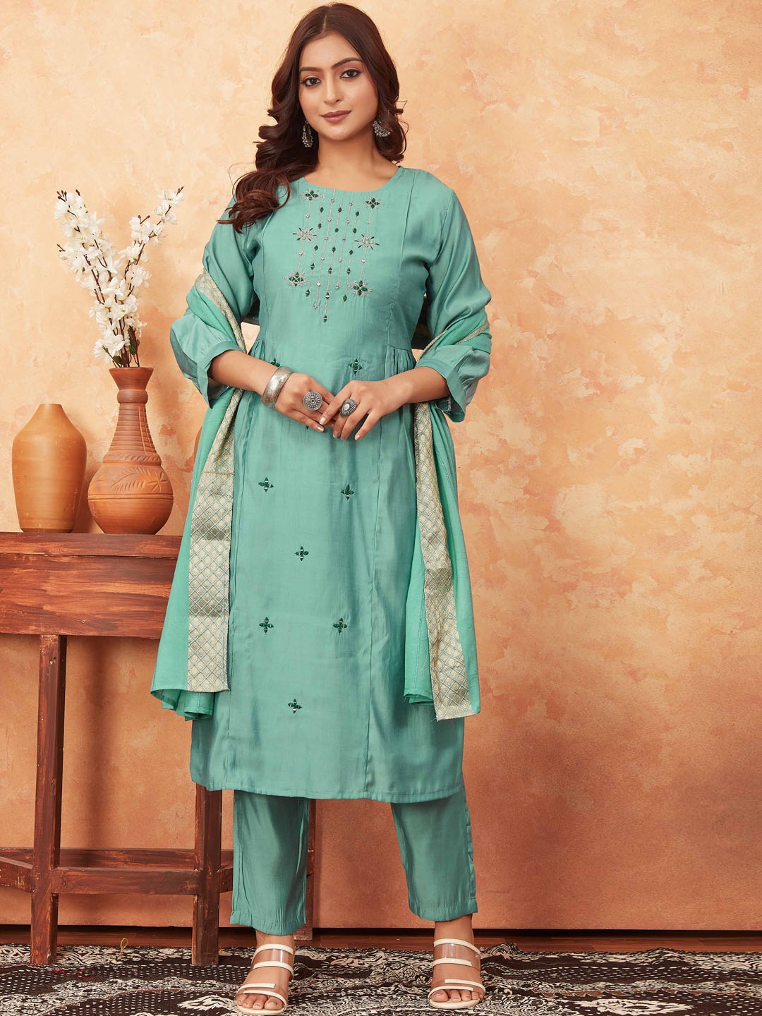 Punrwa Ethnic Motifs Embroidered Pleated Raw Silk Kurta & Trousers With Dupatta, Sea green
Punrwa Ethnic Motifs Embroidered Pleated Raw Silk Kurta & Trousers With Dupatta, Sea green