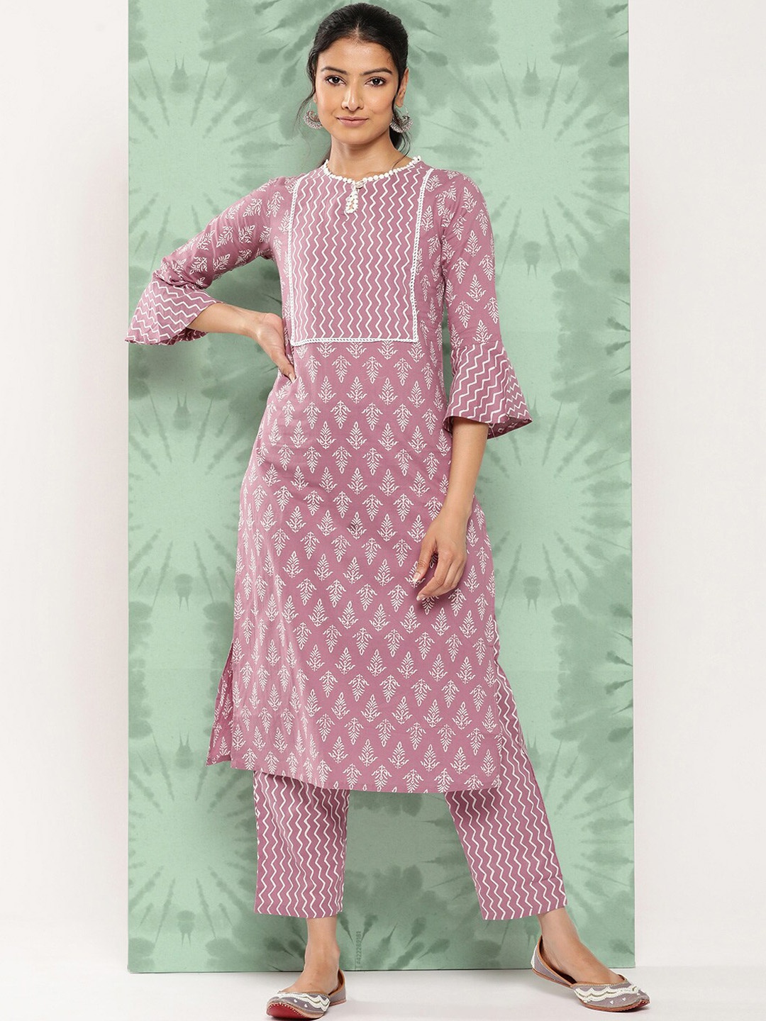KALINI Ethnic Motifs Printed Keyhole Neck Bell Sleeves Pure Cotton Kurta With Trousers, Mauve
KALINI Ethnic Motifs Printed Keyhole Neck Bell Sleeves Pure Cotton Kurta With Trousers, Mauve