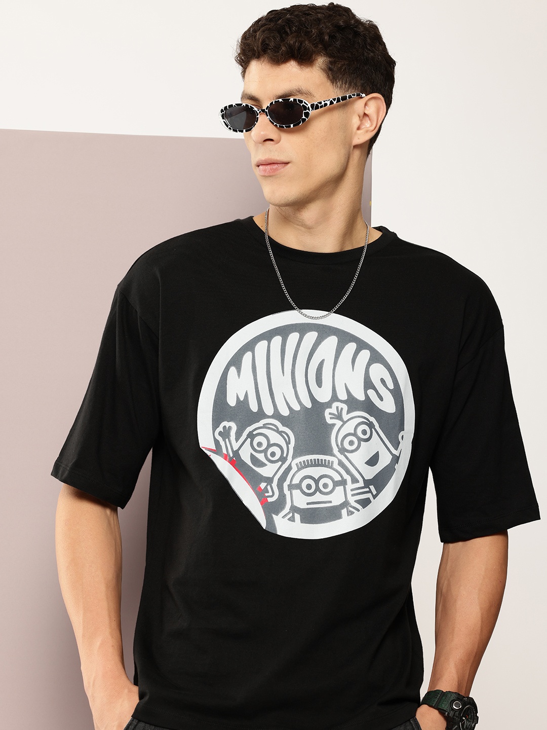 Minions by Kook N Keech Printed Drop-Shoulder Sleeves Pure Cotton Oversized T-shirt, Black
Minions by Kook N Keech Printed Drop-Shoulder Sleeves Pure Cotton Oversized T-shirt, Black