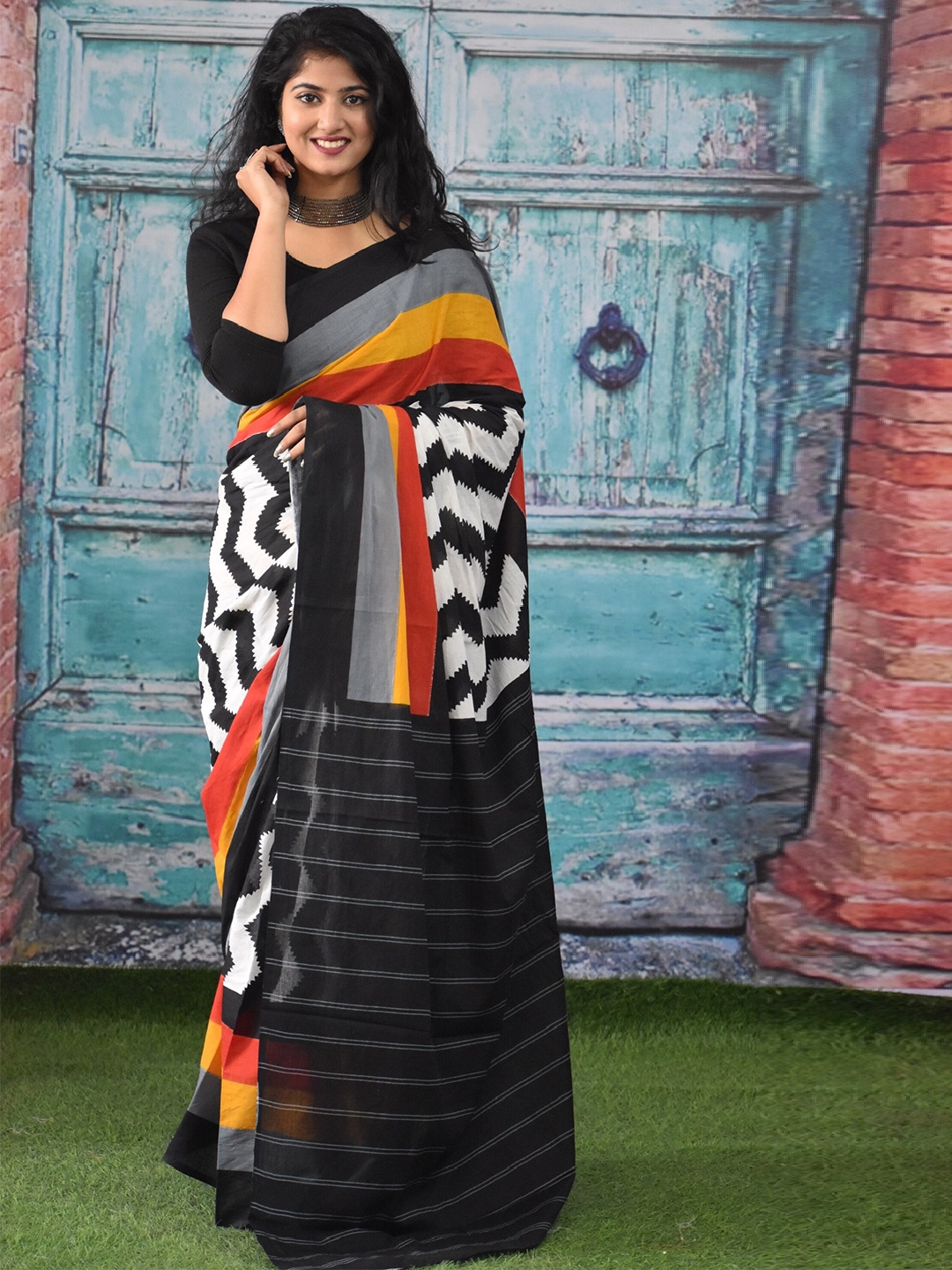 JALTHER Geometric Printed Jaipuri Pure Cotton Mulmul Block Print Saree, Black
JALTHER Geometric Printed Jaipuri Pure Cotton Mulmul Block Print Saree, Black