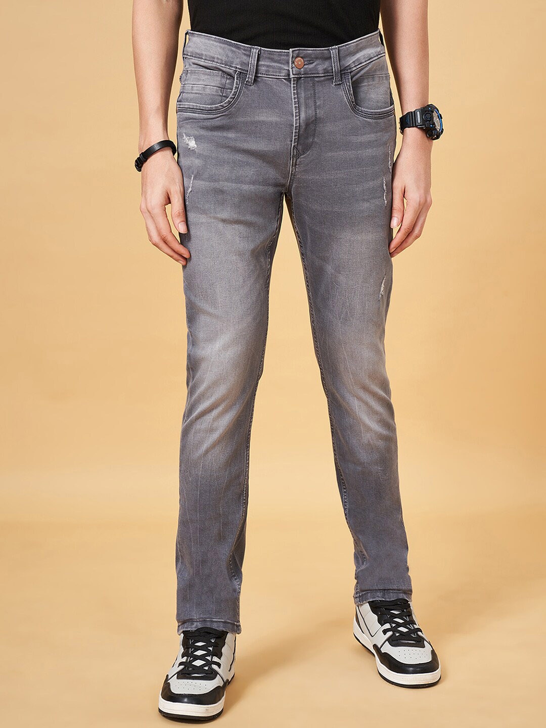 SF JEANS by Pantaloons Men Skinny Fit Low Distress Heavy Fade Stretchable Jeans, Grey
SF JEANS by Pantaloons Men Skinny Fit Low Distress Heavy Fade Stretchable Jeans, Grey