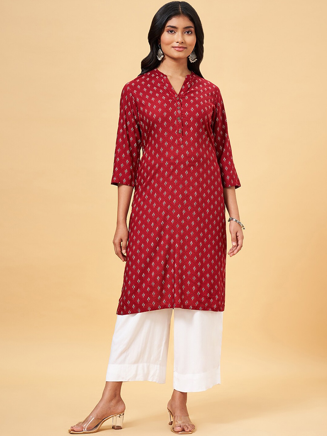 RANGMANCH BY PANTALOONS Ethnic Motifs Printed Mandarin Collar Straight Kurta, Red
RANGMANCH BY PANTALOONS Ethnic Motifs Printed Mandarin Collar Straight Kurta, Red