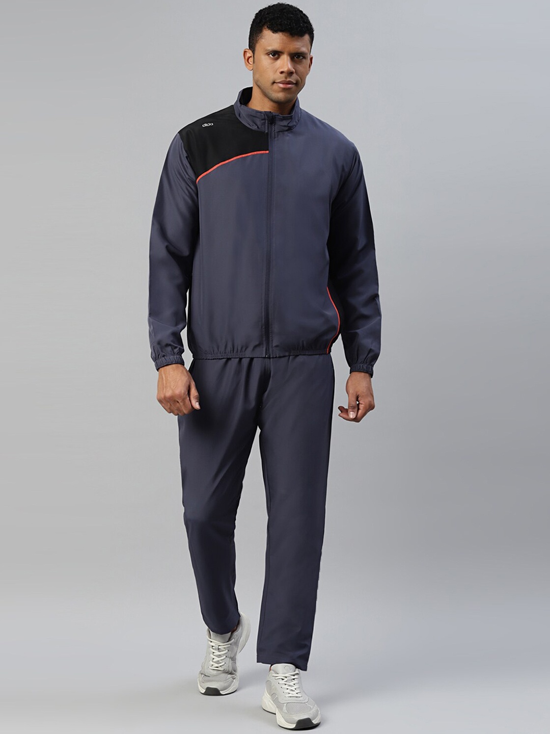 DIDA Men Breathable Colorblock Quick-Dry Activewear Sports Training Track Suit, Grey
DIDA Men Breathable Colorblock Quick-Dry Activewear Sports Training Track Suit, Grey