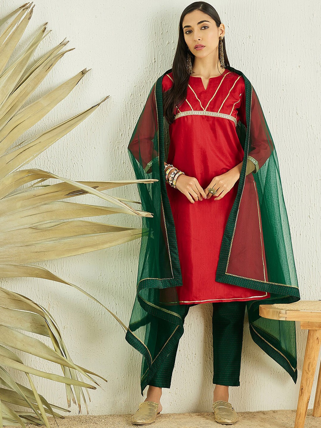 MASSTANI BY INDDUS Straight Gotta Patti Chanderi Cotton Kurta with Palazzos & Dupatta, Red
MASSTANI BY INDDUS Straight Gotta Patti Chanderi Cotton Kurta with Palazzos & Dupatta, Red
