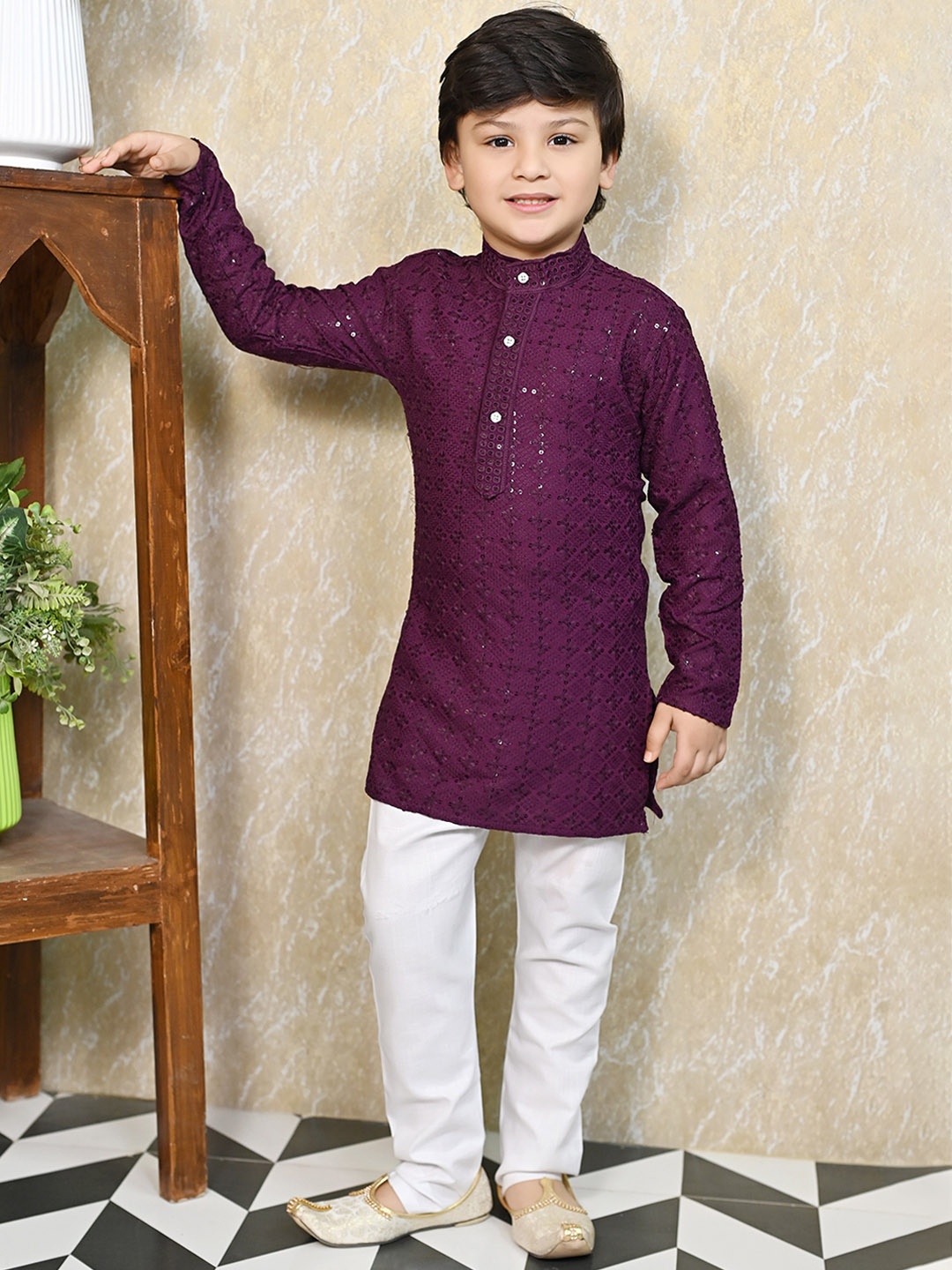 BT DEZINES Boys Ethnic Motifs Embroidered Sequinned Chikankari Kurta with Pyjamas, Purple
BT DEZINES Boys Ethnic Motifs Embroidered Sequinned Chikankari Kurta with Pyjamas, Purple
