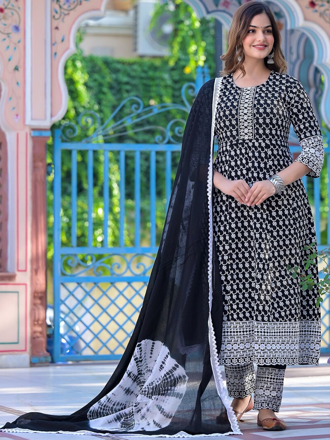 Chandbaali Floral Embroidered Chikankari Pure Cotton Kurta with Trousers & Dupatta, Black
Chandbaali Floral Embroidered Chikankari Pure Cotton Kurta with Trousers & Dupatta, Black