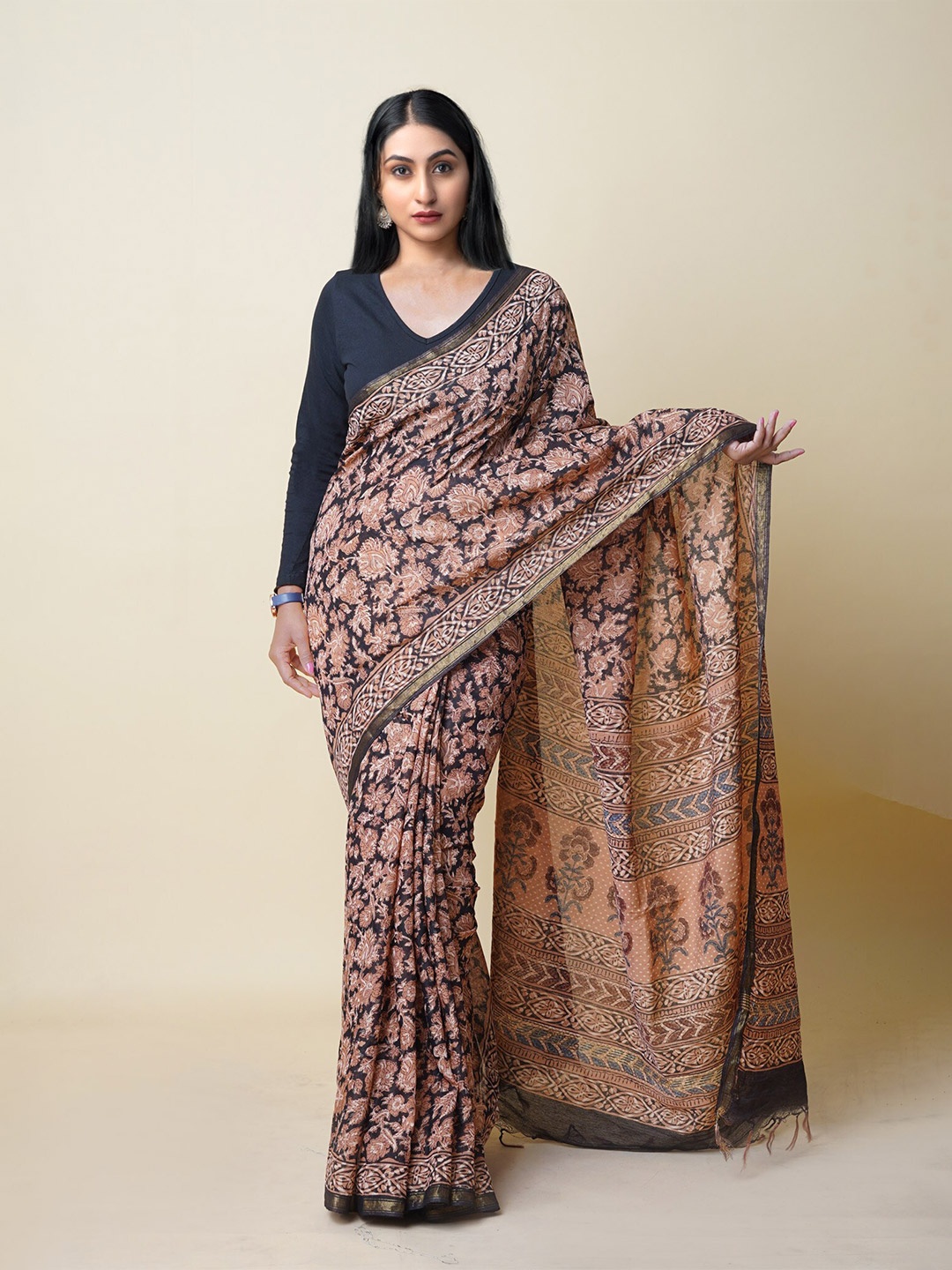 Unnati Silks Ethnic Motifs Bagru Printed Silk Cotton Pashmina Chanderi Sico Saree, Black
Unnati Silks Ethnic Motifs Bagru Printed Silk Cotton Pashmina Chanderi Sico Saree, Black