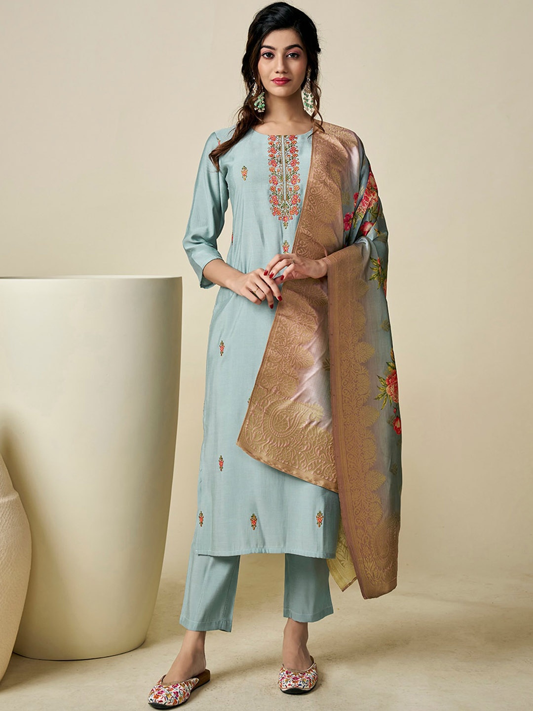 Inddus Floral Embroidered Regular Chanderi Cotton Kurta with Trousers & Dupatta, Blue
Inddus Floral Embroidered Regular Chanderi Cotton Kurta with Trousers & Dupatta, Blue