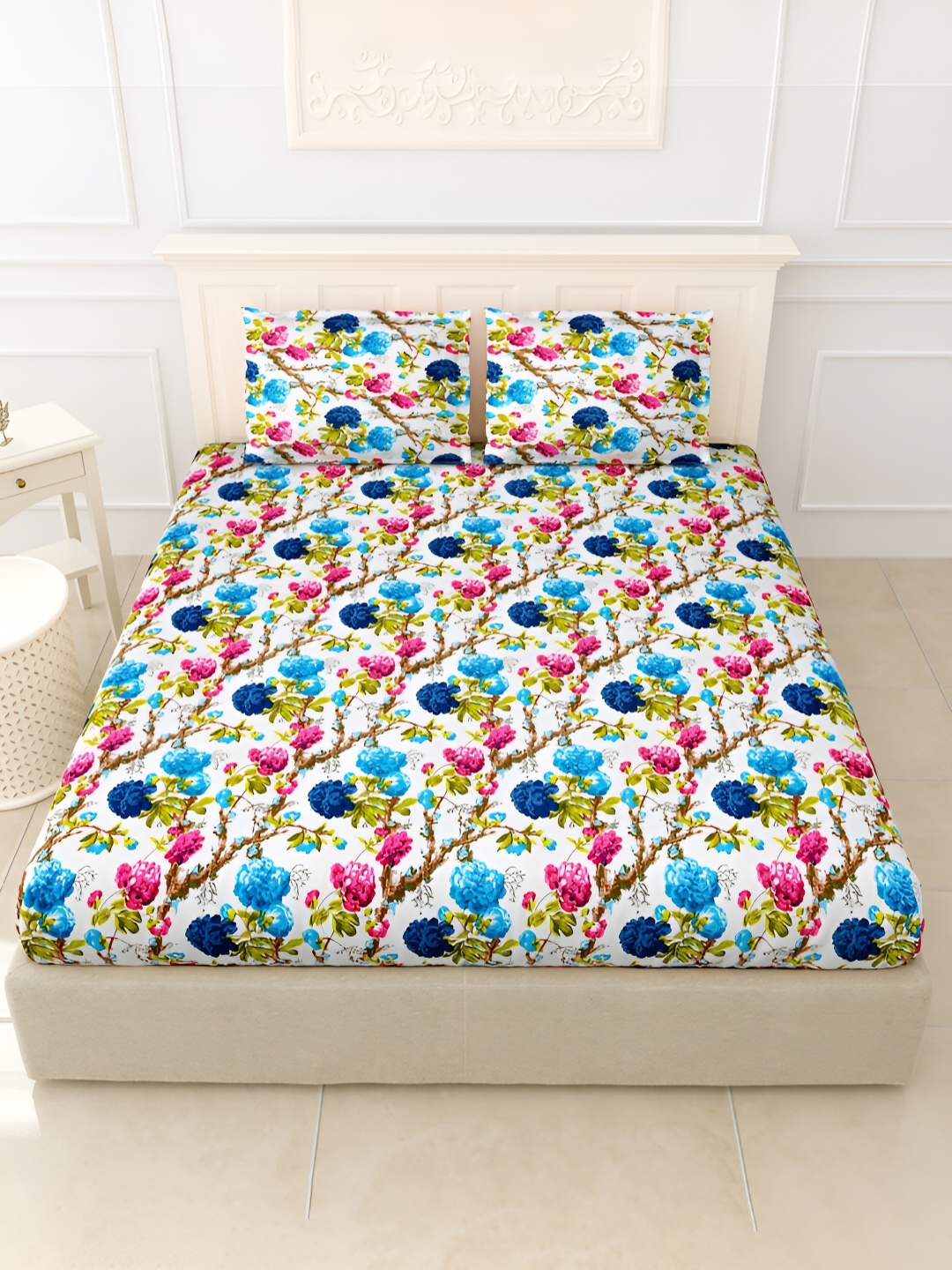 POORAK Blue & White Floral Printed Cotton 144 TC King Bedsheet with 2 Pillow Covers
POORAK Blue & White Floral Printed Cotton 144 TC King Bedsheet with 2 Pillow Covers