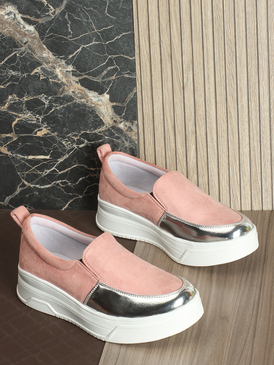 The Roadster Lifestyle Co. Women Comfort Insole Contrast Sole Flatforms Slip-On Sneakers, Peach
The Roadster Lifestyle Co. Women Comfort Insole Contrast Sole Flatforms Slip-On Sneakers, Peach