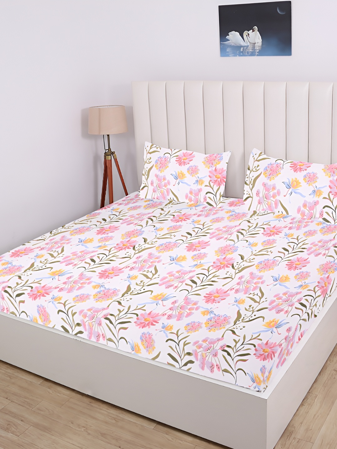 RD TREND White & Pink Floral Cotton 210 TC Fitted King Bedsheet With 2 Pillow Covers
RD TREND White & Pink Floral Cotton 210 TC Fitted King Bedsheet With 2 Pillow Covers