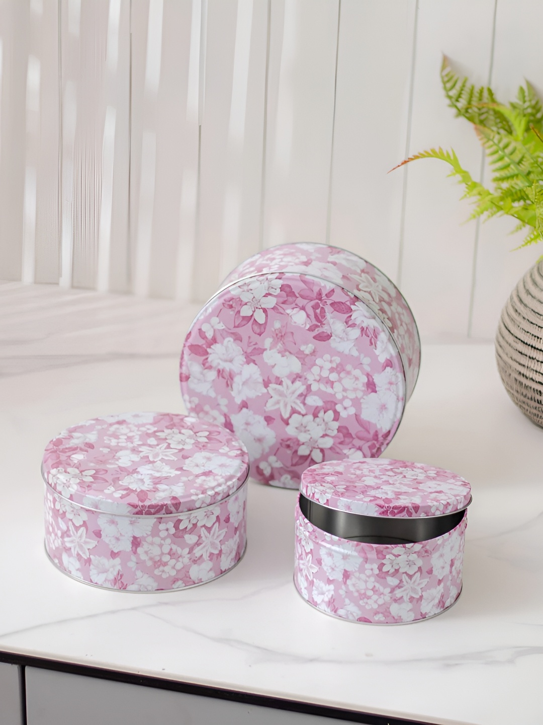 THEDECORKART Pink & White 3 Pieces Metal Food Containers