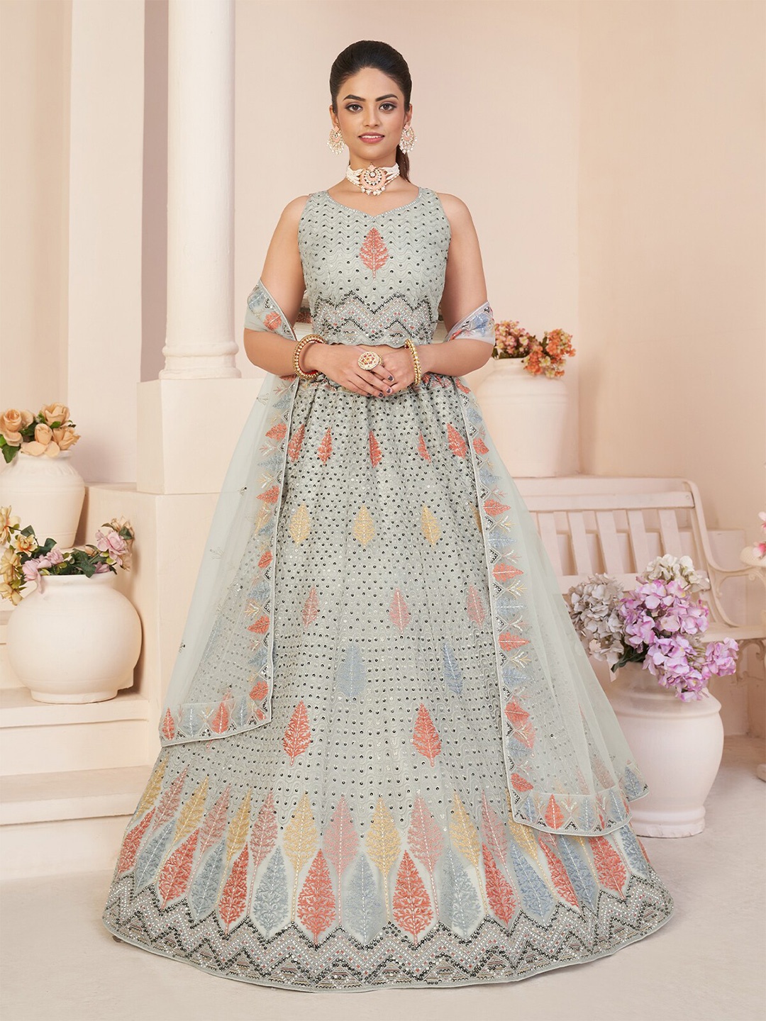 ODETTE Embroidered Sequinned Semi-Stitched Lehenga & Unstitched Blouse With Dupatta, Grey
ODETTE Embroidered Sequinned Semi-Stitched Lehenga & Unstitched Blouse With Dupatta, Grey