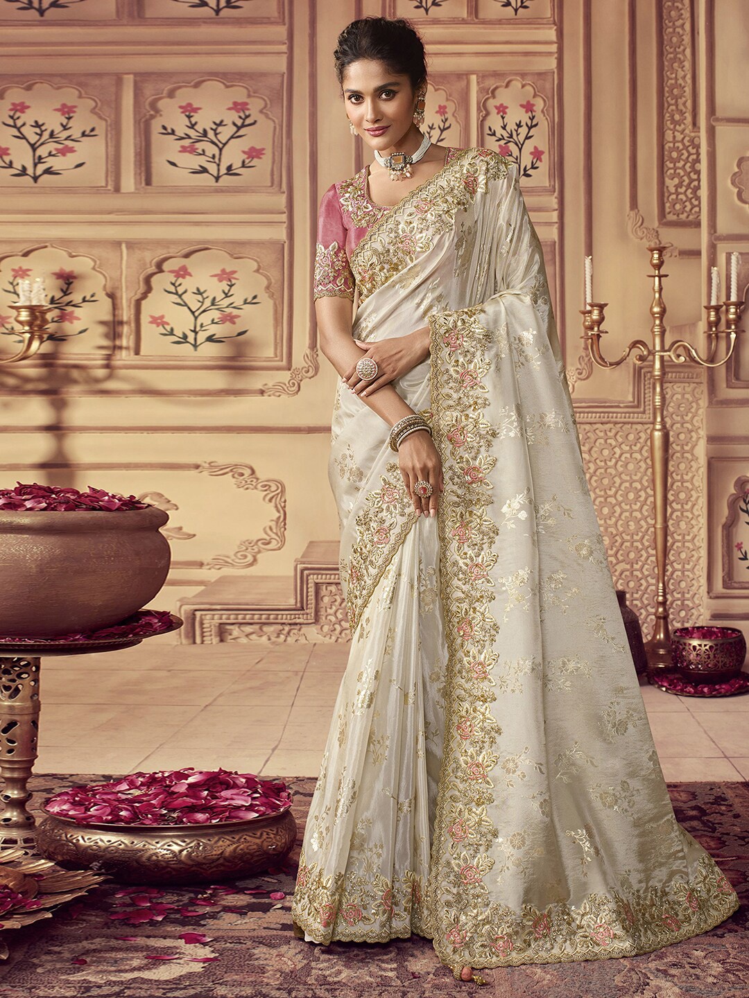 Satrani Beige Ethnic Motif Woven Design Beads and Stones Heavy Work Banarasi Saree
Satrani Beige Ethnic Motif Woven Design Beads and Stones Heavy Work Banarasi Saree