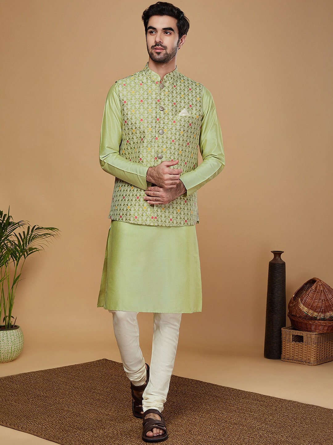 KISAH Mandarin Collar Long Sleeves Regular Kurta with Churidar With Nehru jacket, Green
KISAH Mandarin Collar Long Sleeves Regular Kurta with Churidar With Nehru jacket, Green