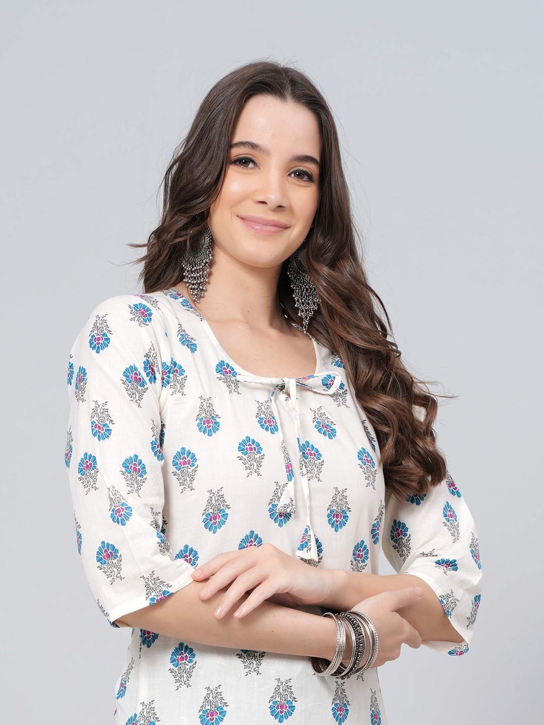 JAHIDA COMFORT WITH STYLE Ethnic Motifs Printed Regular Pure Cotton Kurta with Trousers, White
JAHIDA COMFORT WITH STYLE Ethnic Motifs Printed Regular Pure Cotton Kurta with Trousers, White