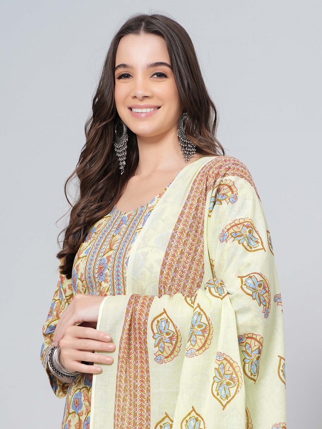 JAHIDA COMFORT WITH STYLE Floral Printed Pure Cotton Straight Kurta With Trouser & Dupatta, Beige
JAHIDA COMFORT WITH STYLE Floral Printed Pure Cotton Straight Kurta With Trouser & Dupatta, Beige