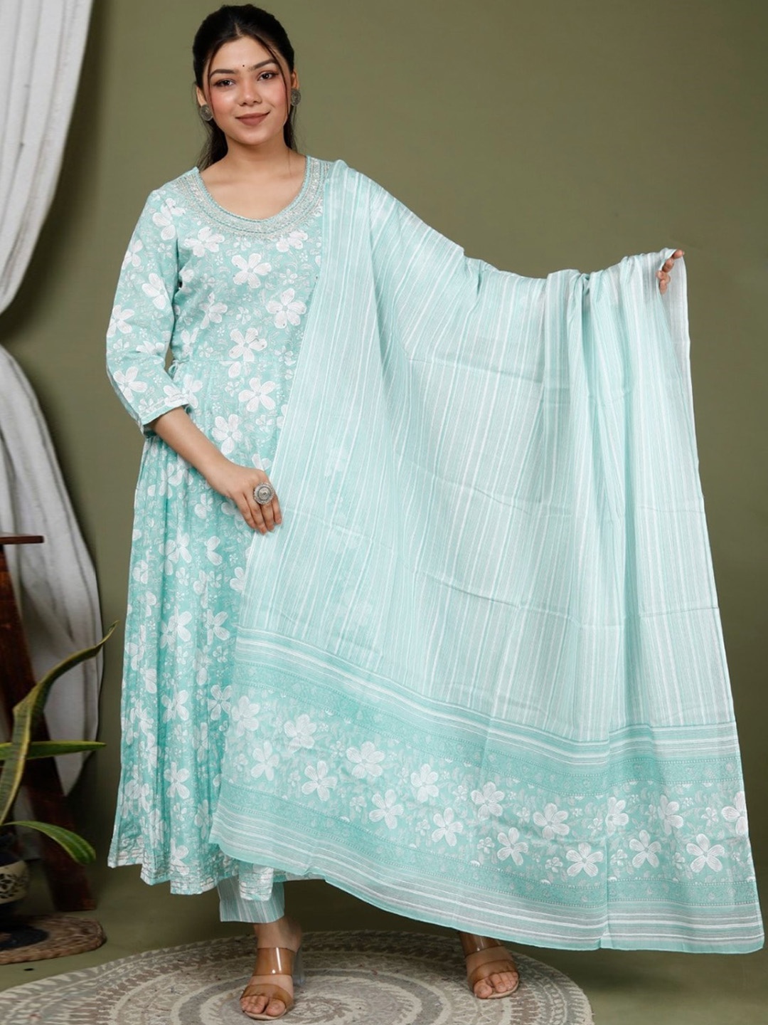 KALINI Floral Printed Empire Sequinned Pure Cotton Kurta with Trousers & Dupatta, Green
KALINI Floral Printed Empire Sequinned Pure Cotton Kurta with Trousers & Dupatta, Green