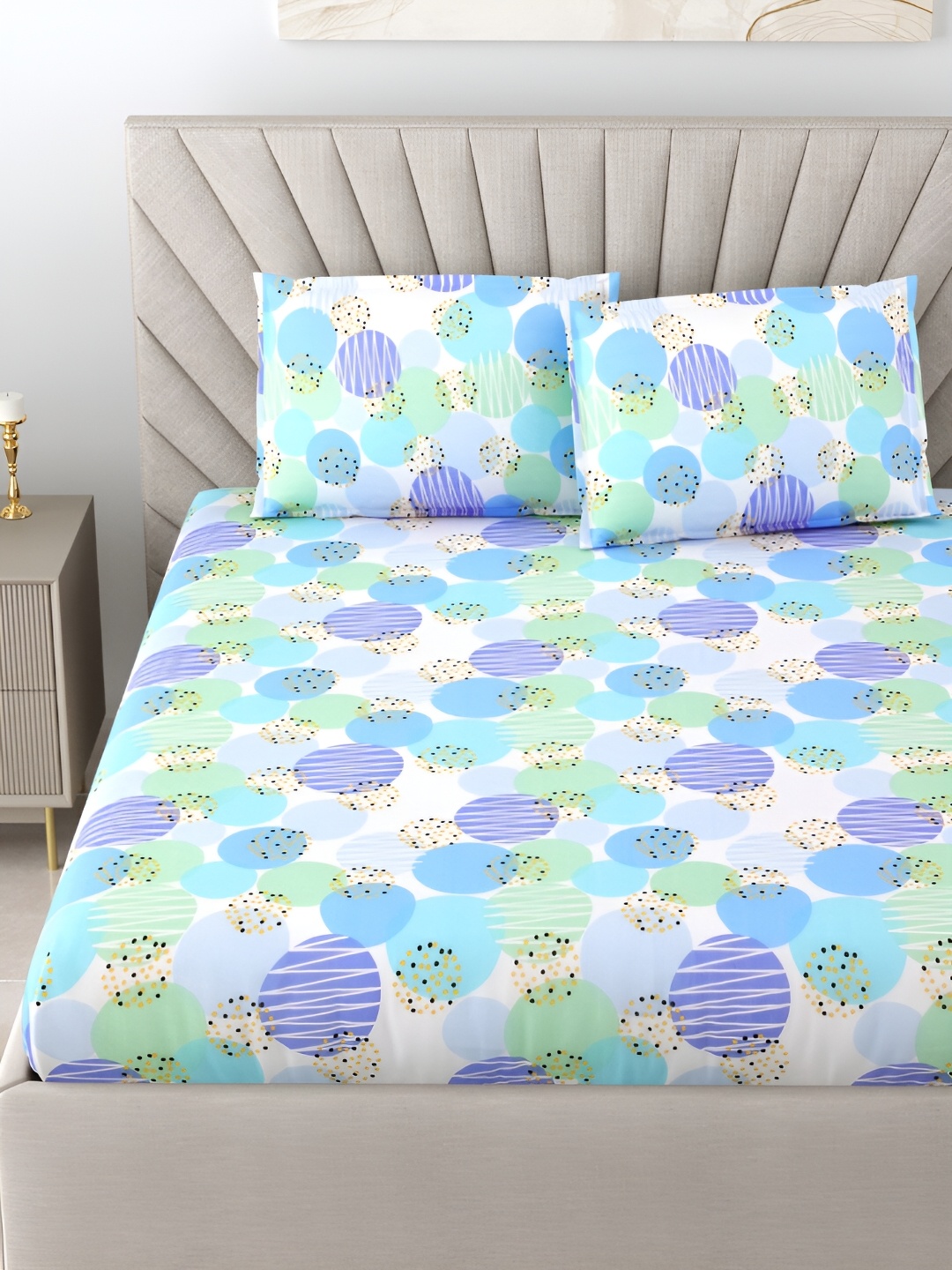 BOMBAY DYEING Blue & White Geometric Cotton 144 TC King Bedsheet with 2 Pillow Covers
BOMBAY DYEING Blue & White Geometric Cotton 144 TC King Bedsheet with 2 Pillow Covers