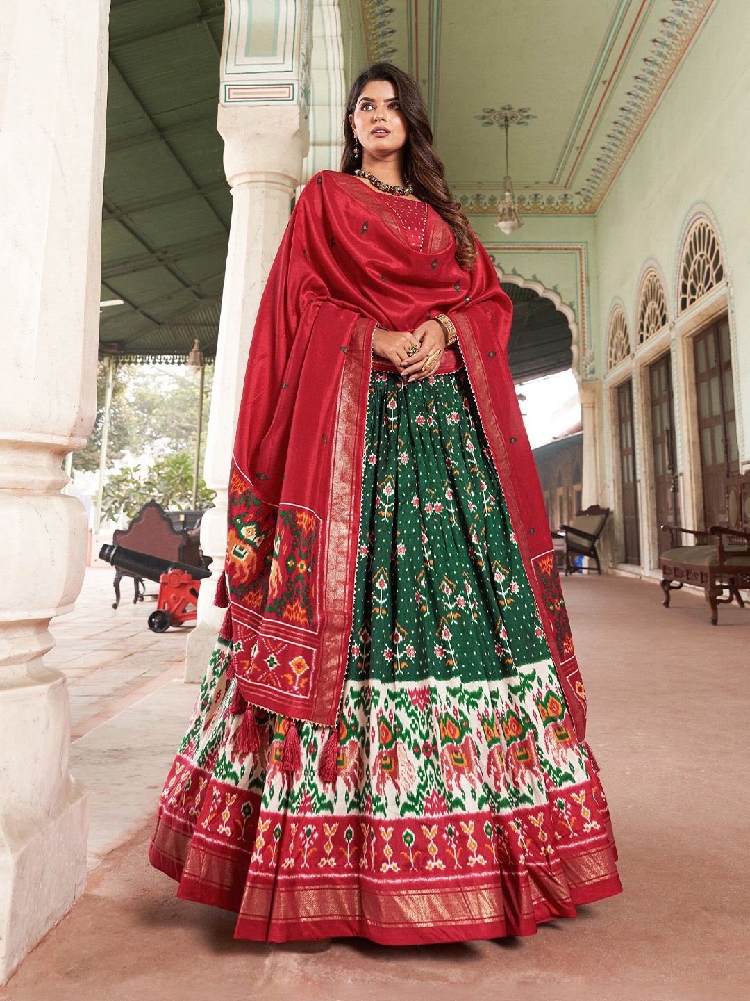 LOOKNBOOK ART Printed Semi-Stitched Lehenga & Unstitched Blouse With Dupatta, Green
LOOKNBOOK ART Printed Semi-Stitched Lehenga & Unstitched Blouse With Dupatta, Green
