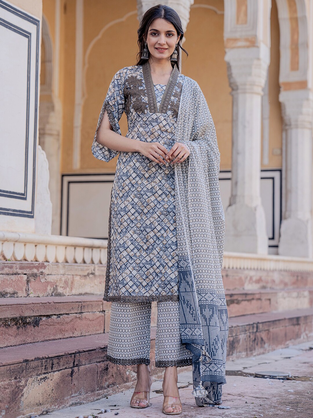 Yufta Geometric Printed Regular Thread Work Pure Cotton Kurta With Trousers & Dupatta, Grey
Yufta Geometric Printed Regular Thread Work Pure Cotton Kurta With Trousers & Dupatta, Grey