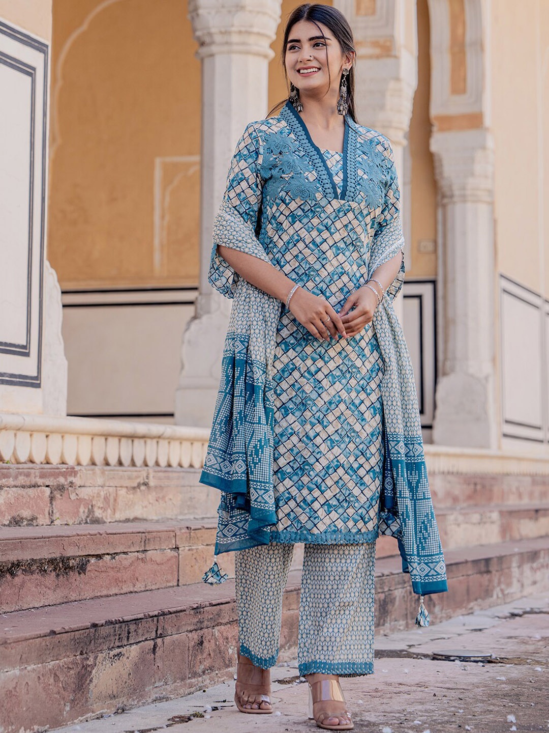 Yufta Geometric Printed Regular Thread Work Pure Cotton Kurta With Trousers & Dupatta, Blue
Yufta Geometric Printed Regular Thread Work Pure Cotton Kurta With Trousers & Dupatta, Blue