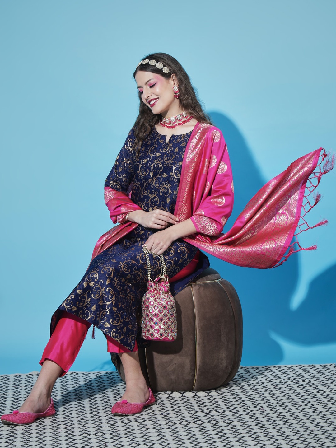 VredeVogel Notched Neck Floral Woven Design Straight Kurta with Trousers & Dupatta, Navy blue
VredeVogel Notched Neck Floral Woven Design Straight Kurta with Trousers & Dupatta, Navy blue