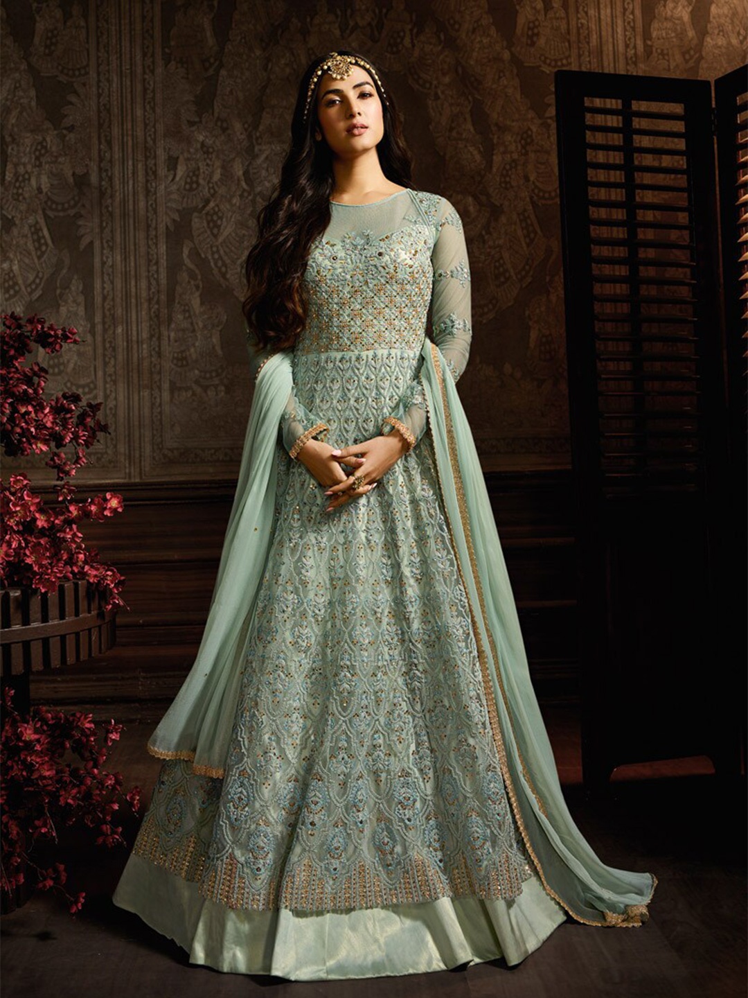Chandbaali Ethnic Motifs Embroidered Sequined Net Semi-Stitched Dress Material, Green
Chandbaali Ethnic Motifs Embroidered Sequined Net Semi-Stitched Dress Material, Green