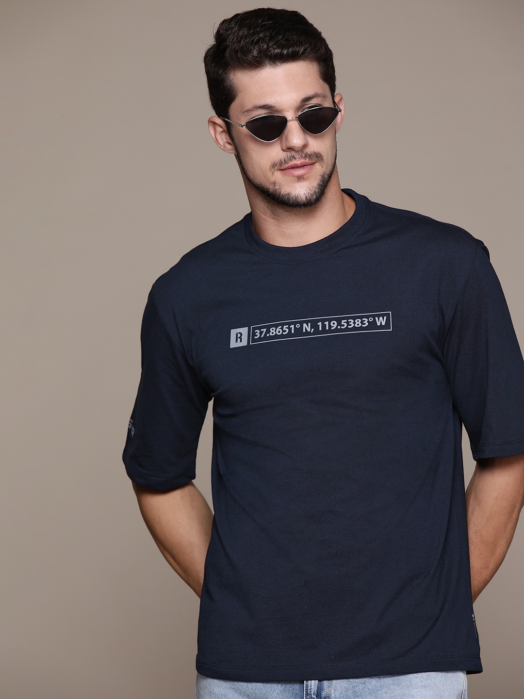 The Roadster Lifestyle Co. Printed Drop-Shoulder Sleeves Oversized T-shirt, Navy blue
The Roadster Lifestyle Co. Printed Drop-Shoulder Sleeves Oversized T-shirt, Navy blue