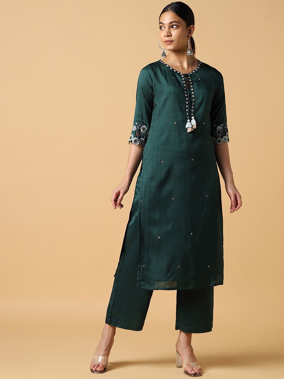 House Of Dharaa Floral Embroidered Chanderi Silk Straight Kurta with Trousers & Dupatta, Green
House Of Dharaa Floral Embroidered Chanderi Silk Straight Kurta with Trousers & Dupatta, Green