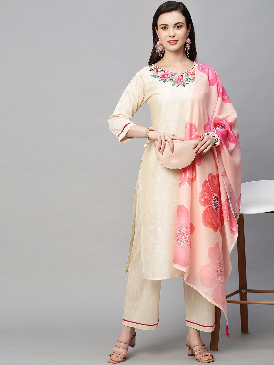 DIVASTRI Floral Embroidered Thread Work Straight Kurta With Palazzos & Dupatta, Cream
DIVASTRI Floral Embroidered Thread Work Straight Kurta With Palazzos & Dupatta, Cream