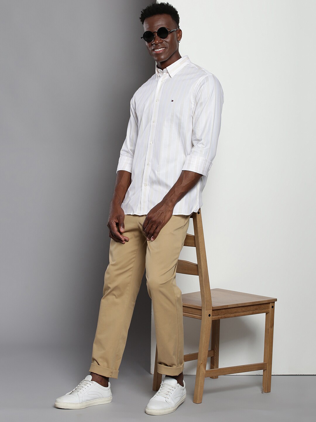 Tommy Hilfiger New Vertical Stripes Spread Collar Long Sleeves Cotton Casual Shirt, Beige
Tommy Hilfiger New Vertical Stripes Spread Collar Long Sleeves Cotton Casual Shirt, Beige