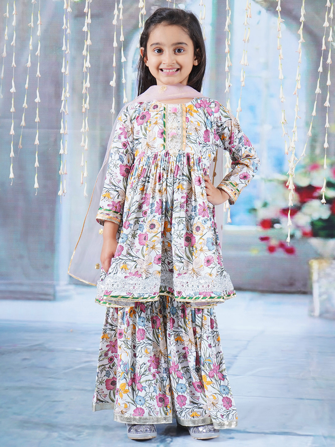 Little Bansi Girls Floral Printed Pure Cotton Kurta with Sharara & With Dupatta, Off white
Little Bansi Girls Floral Printed Pure Cotton Kurta with Sharara & With Dupatta, Off white
