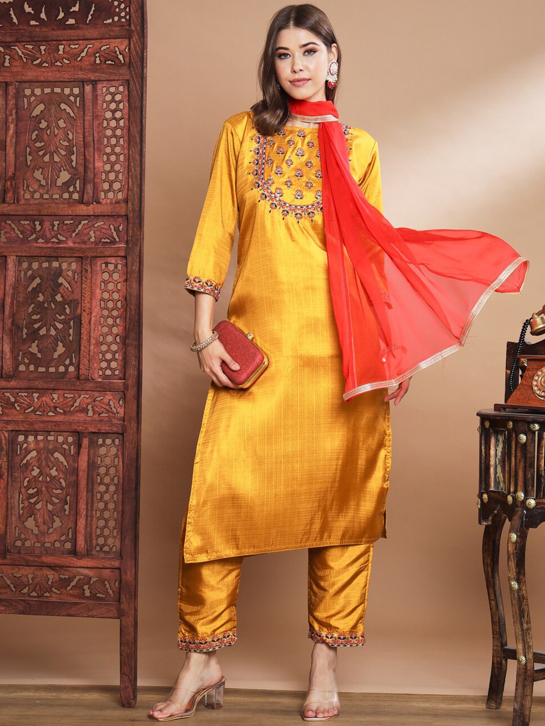 VredeVogel Ethnic Motifs Embroidered Yoke Design Zari Straight Kurta Trousers & Dupatta, Mustard
VredeVogel Ethnic Motifs Embroidered Yoke Design Zari Straight Kurta Trousers & Dupatta, Mustard