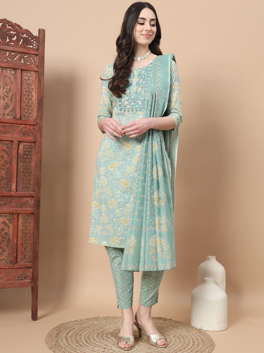 Yufta Floral Printed Thread Work Pure Cotton Kurta with Trousers & Dupatta, Sea green
Yufta Floral Printed Thread Work Pure Cotton Kurta with Trousers & Dupatta, Sea green