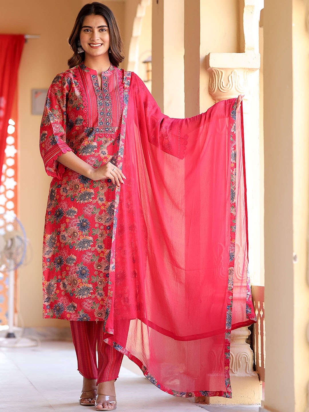 Chandbaali Women Floral Printed Thread Work Kurta with Trousers & With Dupatta, Fuchsia
Chandbaali Women Floral Printed Thread Work Kurta with Trousers & With Dupatta, Fuchsia