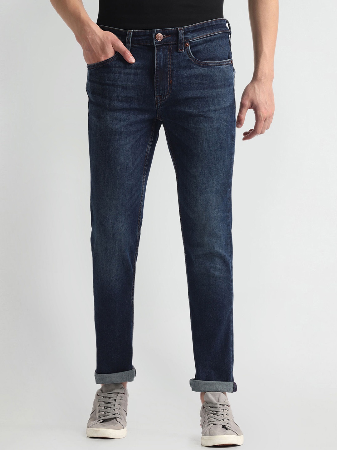 U.S. Polo Assn. Denim Co. Men Skinny Fit Low Distress Light Fade Stretchable Jeans, Blue
U.S. Polo Assn. Denim Co. Men Skinny Fit Low Distress Light Fade Stretchable Jeans, Blue