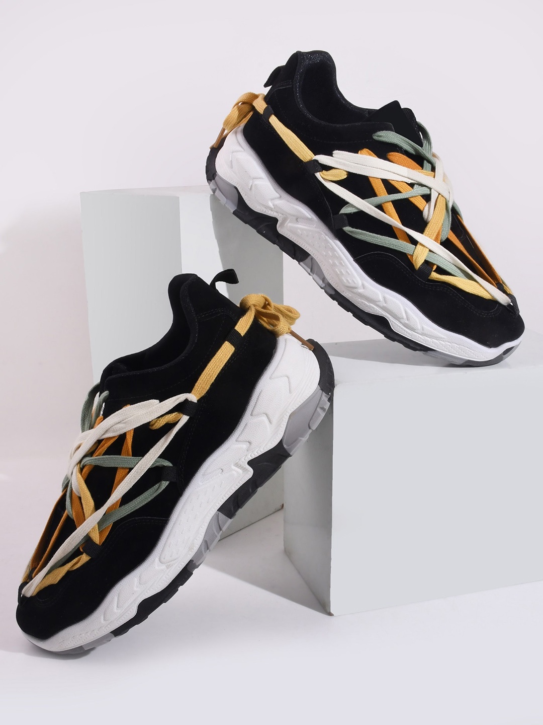 THE WHITE POLE Men Colourblocked Lightweight Memory Foam Contrast Sole Suede Sneakers, Black
THE WHITE POLE Men Colourblocked Lightweight Memory Foam Contrast Sole Suede Sneakers, Black
