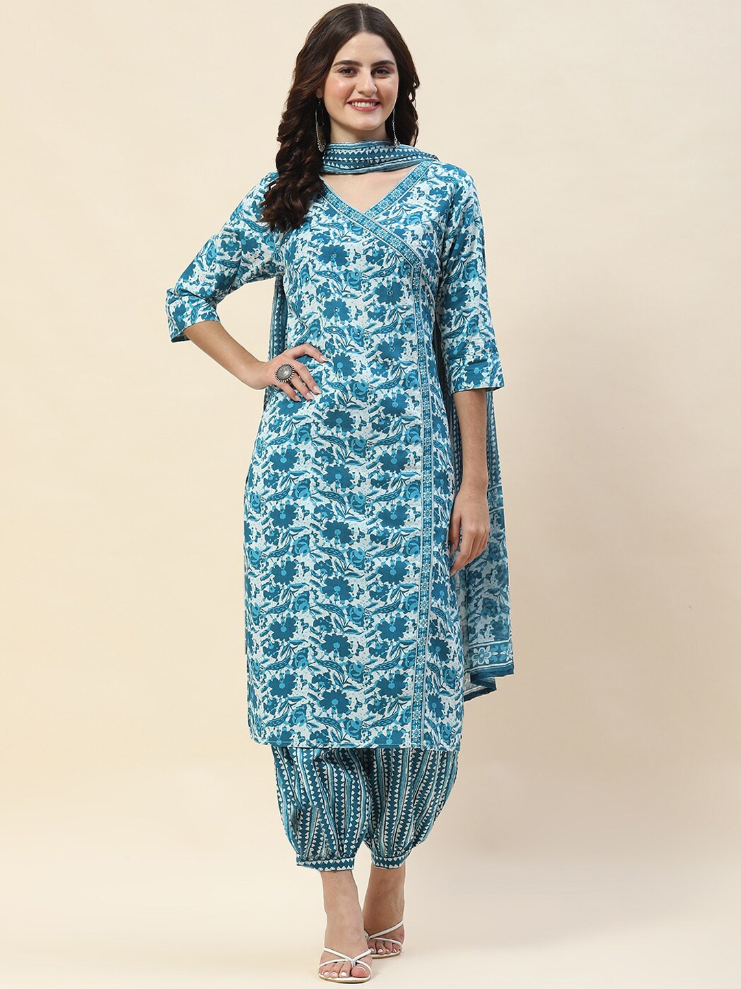 Meena Bazaar Floral Printed V Neck Three-Quarter Sleeves Kurta with Salwar & Dupatta, Blue
Meena Bazaar Floral Printed V Neck Three-Quarter Sleeves Kurta with Salwar & Dupatta, Blue