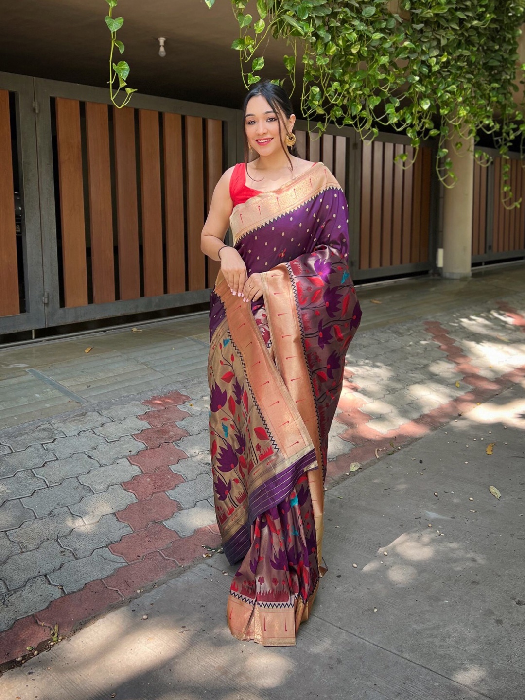 LeeliPeeri Designer Floral Woven Design Zari Pure Silk Banarasi Saree, Burgundy
LeeliPeeri Designer Floral Woven Design Zari Pure Silk Banarasi Saree, Burgundy