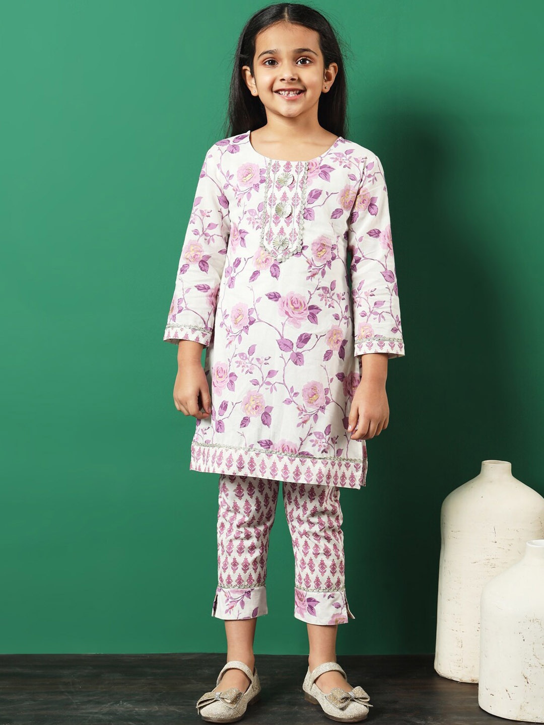 Readiprint Girls Floral Printed Regular Gotta Patti Cotton Kurti with Trousers, Purple
Readiprint Girls Floral Printed Regular Gotta Patti Cotton Kurti with Trousers, Purple