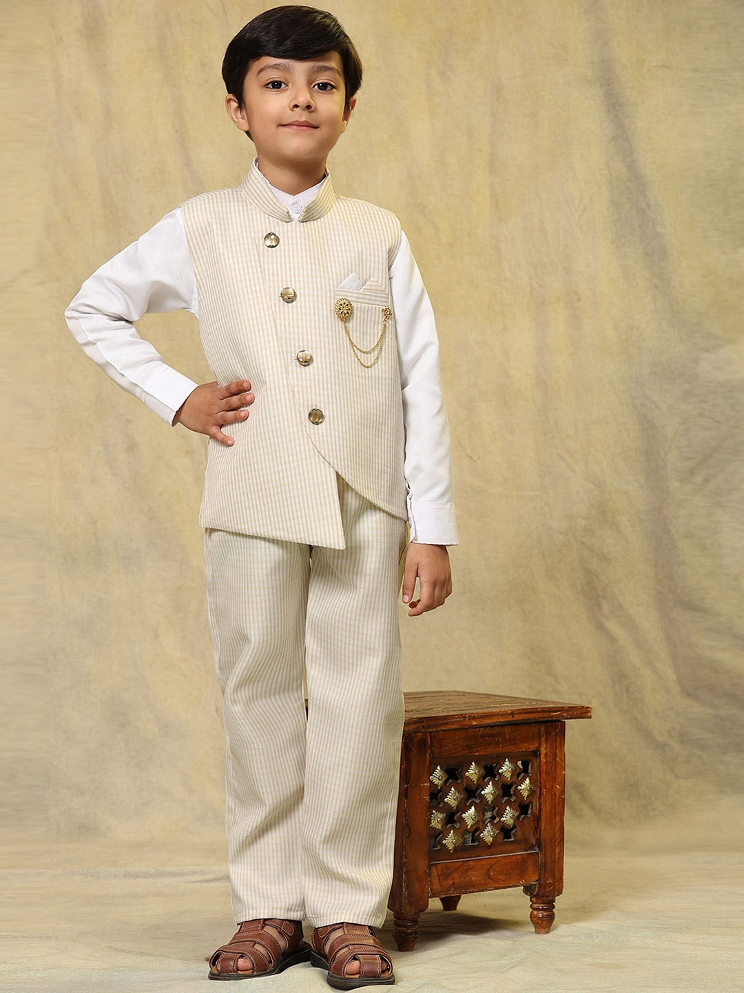 Pro-Ethic STYLE DEVELOPER Boys Cotton Striped Single-Breasted Three-Piece Suit, Brown
Pro-Ethic STYLE DEVELOPER Boys Cotton Striped Single-Breasted Three-Piece Suit, Brown