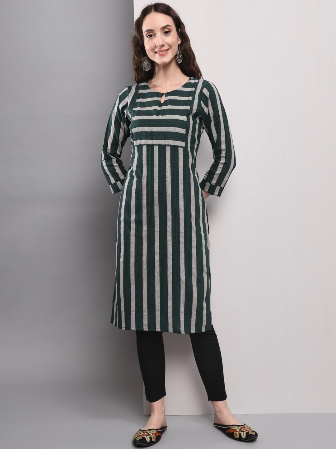 DIVASTRI Striped Keyhole Neck Thread Work Empire Straight Kaftan Kurta, Green
